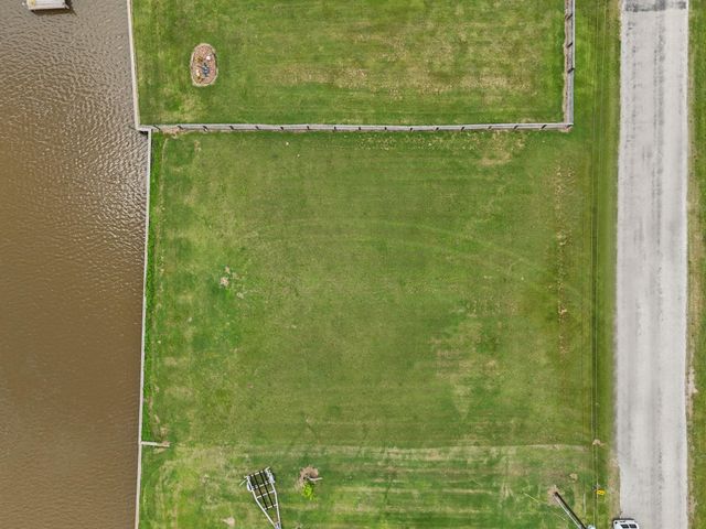 6 County Road 291, Sargent, TX 77414