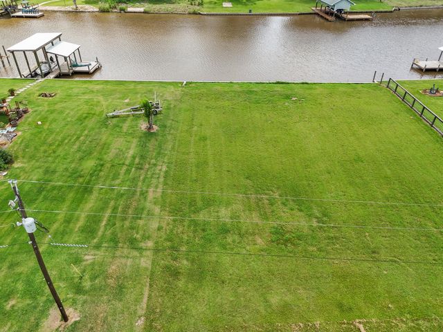 6 County Road 291, Sargent, TX 77414