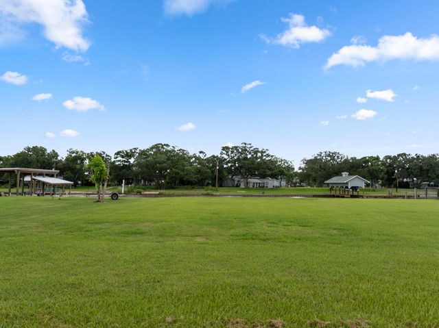 6 County Road 291, Sargent, TX 77414