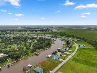 6 County Road 291, Sargent, TX 77414