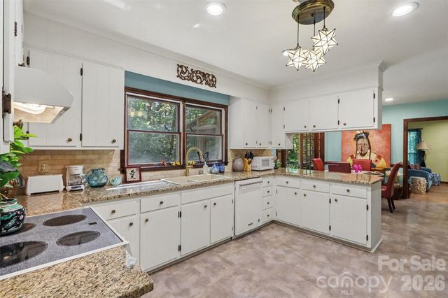 7030 Pleasant Drive, Charlotte, NC 28211