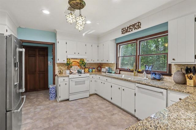 7030 Pleasant Drive, Charlotte, NC 28211