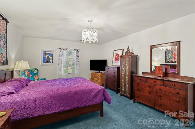 7030 Pleasant Drive, Charlotte, NC 28211