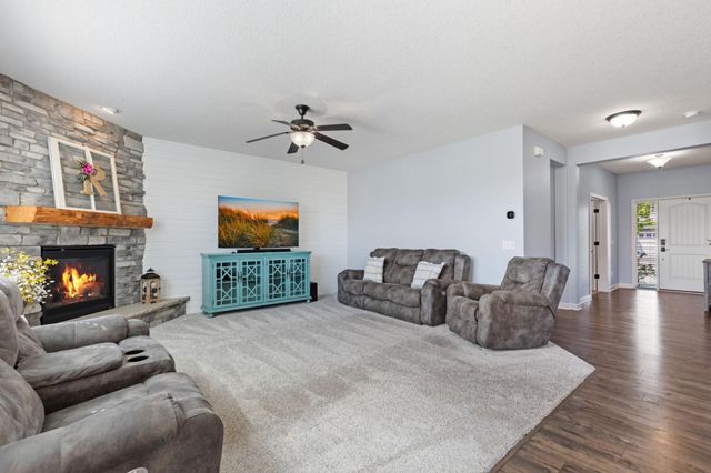 14290 Aldborough Avenue, Rosemount, MN 55068