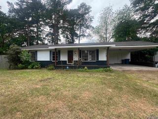 1107 Hackberry Ave, Gladewater, TX 75647