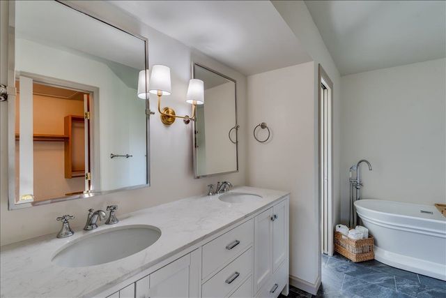 7713 E Oakmount St, Wichita, KS 67226