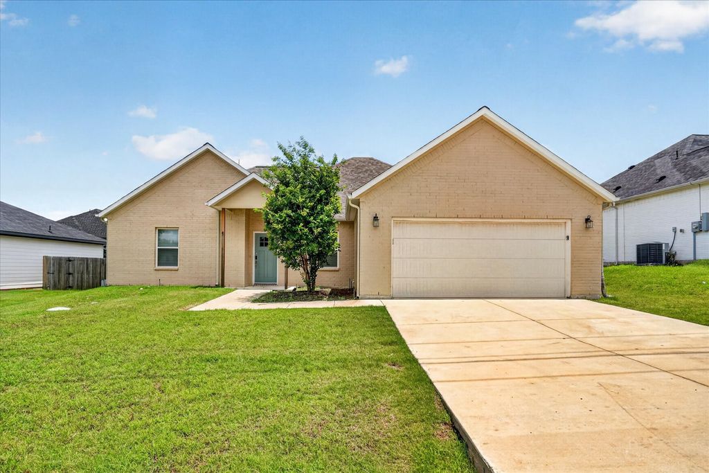 5503 Firewood Trail, Granbury, TX 76048