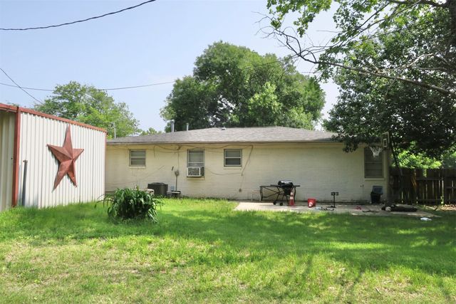 1689 N Highway 81 N, Bowie, TX 76230