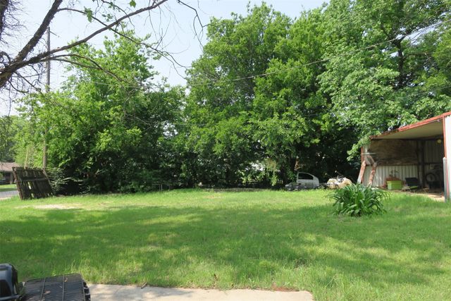 1689 N Highway 81 N, Bowie, TX 76230
