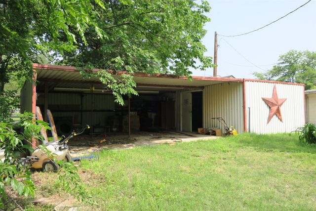 1689 N Highway 81 N, Bowie, TX 76230