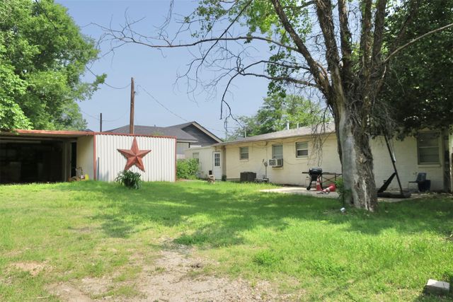 1689 N Highway 81 N, Bowie, TX 76230