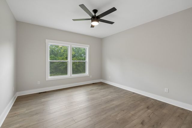 625 Farm Ridge Dr, Cookeville, TN 38506