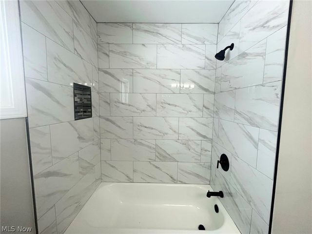 2353 W Hale Drive, Hudson, OH 44236