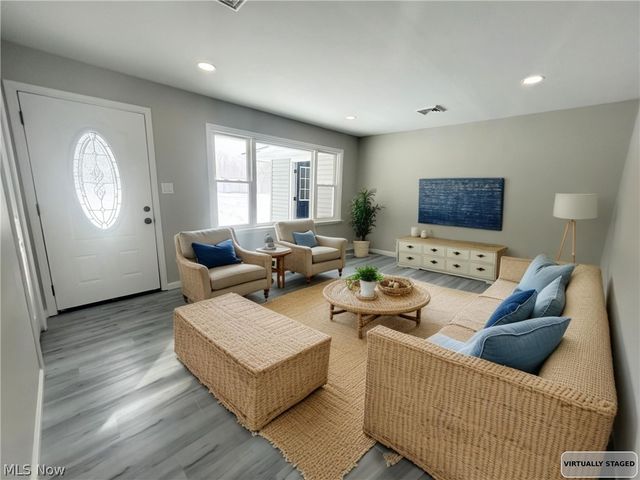 2353 W Hale Drive, Hudson, OH 44236