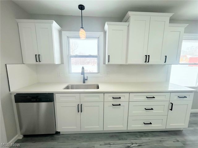 2353 W Hale Drive, Hudson, OH 44236