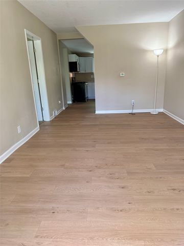 1443 Pioneer Road, Des Moines, IA 50320