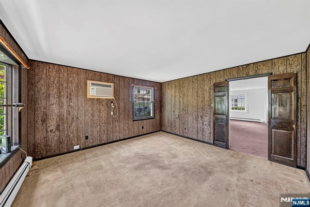 11 Burlington Place, Fair Lawn, NJ 07410
