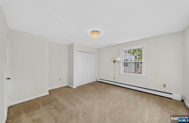 11 Burlington Place, Fair Lawn, NJ 07410