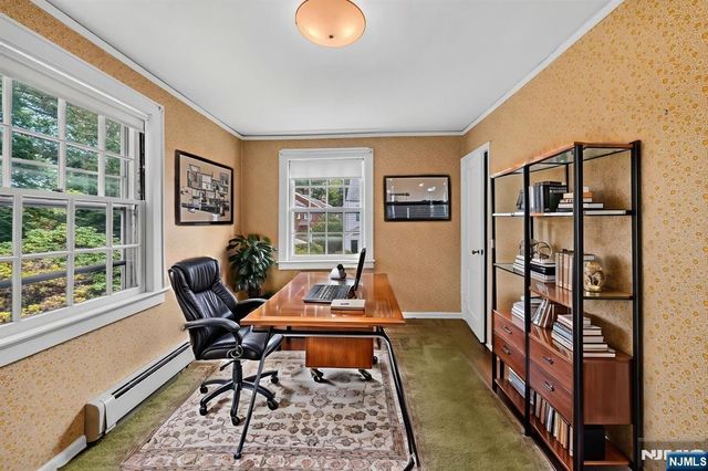 11 Burlington Place, Fair Lawn, NJ 07410