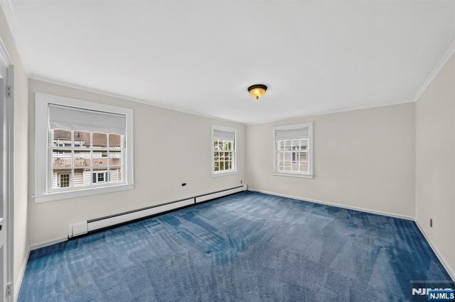 11 Burlington Place, Fair Lawn, NJ 07410