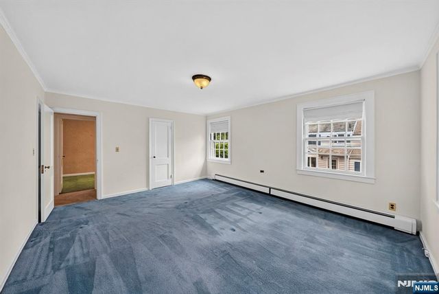 11 Burlington Place, Fair Lawn, NJ 07410