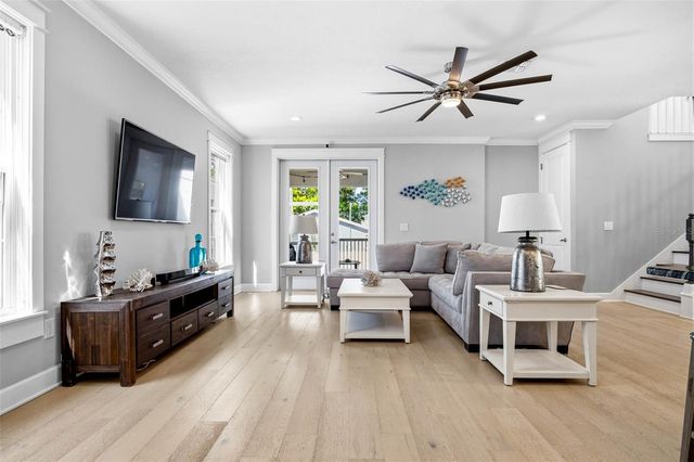 4916 3RD STREET N, St Petersburg, FL 33703