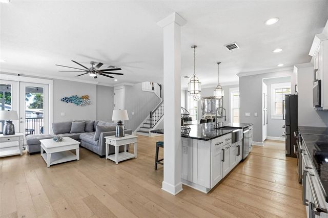 4916 3RD STREET N, St Petersburg, FL 33703