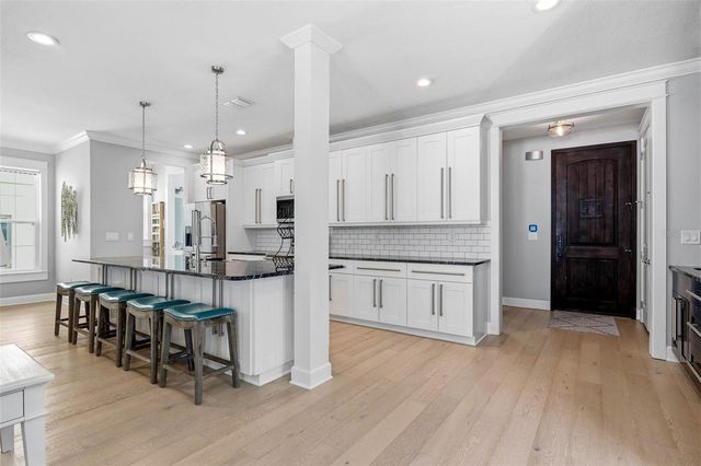 4916 3RD STREET N, St Petersburg, FL 33703