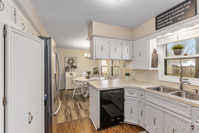 6898 Georgetown Avenue, Hudsonville, MI 49426