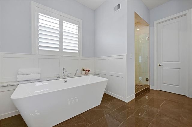 10715 W 142nd Terrace, Overland Park, KS 66221