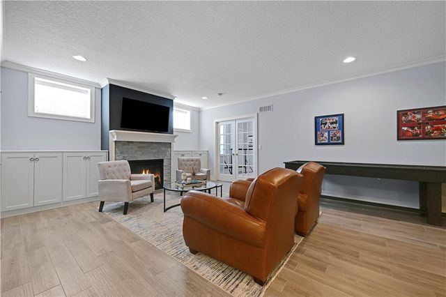 10715 W 142nd Terrace, Overland Park, KS 66221