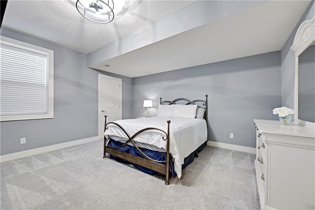 10715 W 142nd Terrace, Overland Park, KS 66221