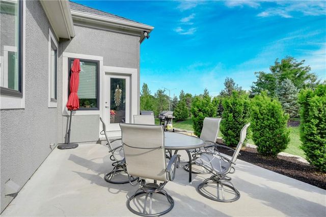 10715 W 142nd Terrace, Overland Park, KS 66221