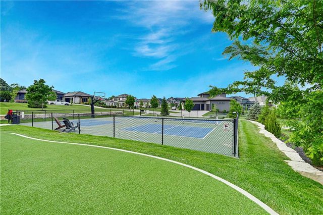 10715 W 142nd Terrace, Overland Park, KS 66221