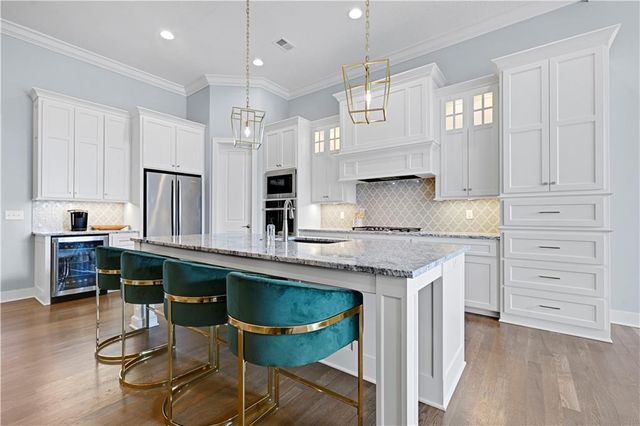 10715 W 142nd Terrace, Overland Park, KS 66221