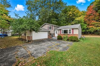 7837 Raglan Drive NE, Warren, OH 44484