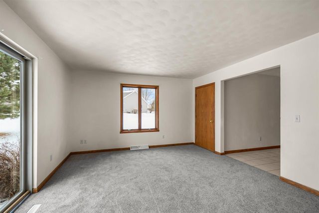 W3127 GLENBROOKE COURT, Appleton, WI 54915