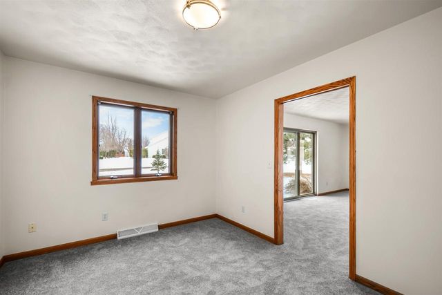 W3127 GLENBROOKE COURT, Appleton, WI 54915