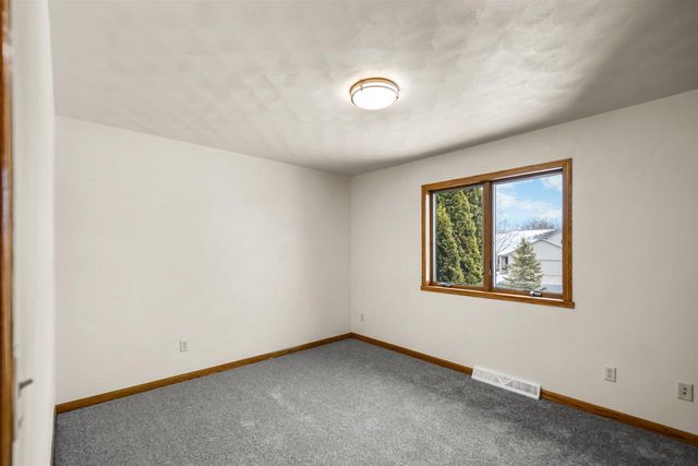 W3127 GLENBROOKE COURT, Appleton, WI 54915