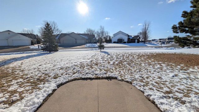 W3127 GLENBROOKE COURT, Appleton, WI 54915