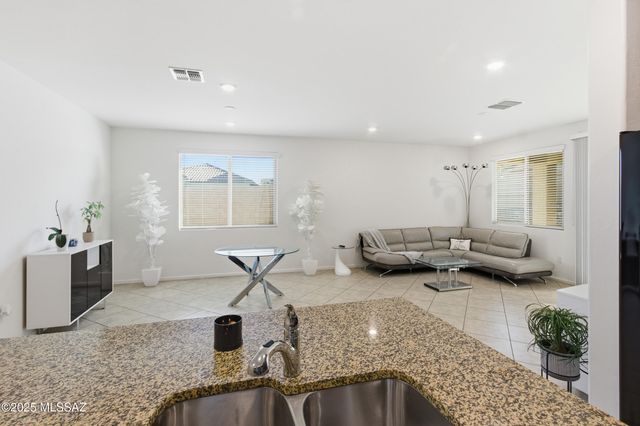 10822 E Franklin Falls Way, Vail, AZ 85641