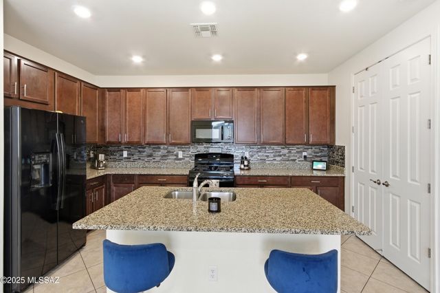 10822 E Franklin Falls Way, Vail, AZ 85641