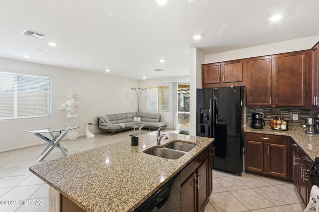 10822 E Franklin Falls Way, Vail, AZ 85641