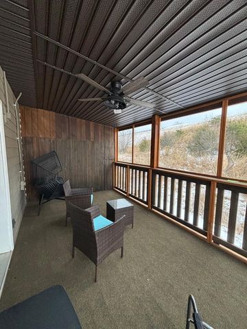 659 Clubhouse Drive, Prestonsburg, KY 41653