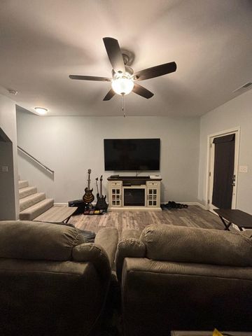 659 Clubhouse Drive, Prestonsburg, KY 41653