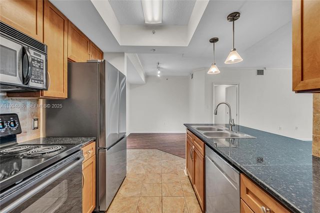 2000 N Bayshore Dr 316, Miami, FL 33137