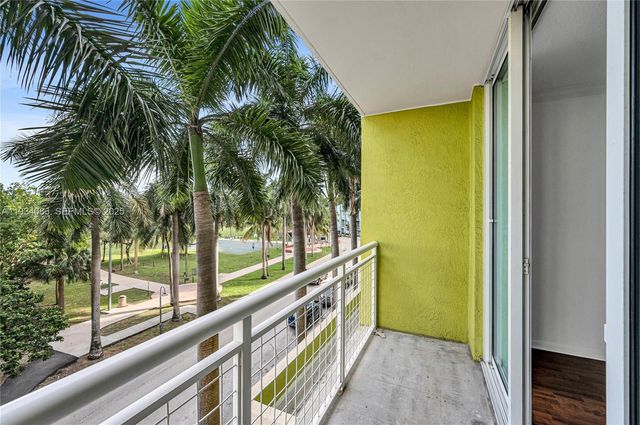 2000 N Bayshore Dr 316, Miami, FL 33137