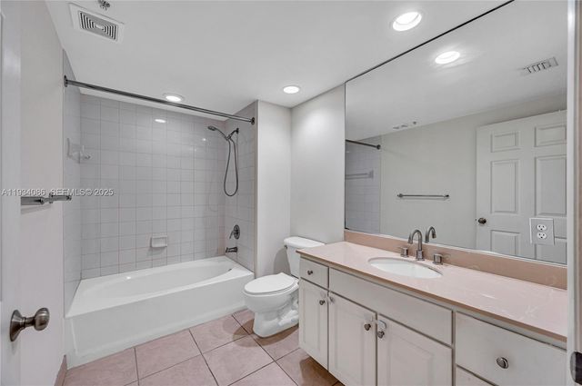 2000 N Bayshore Dr 316, Miami, FL 33137