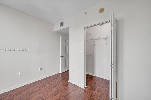 2000 N Bayshore Dr 316, Miami, FL 33137