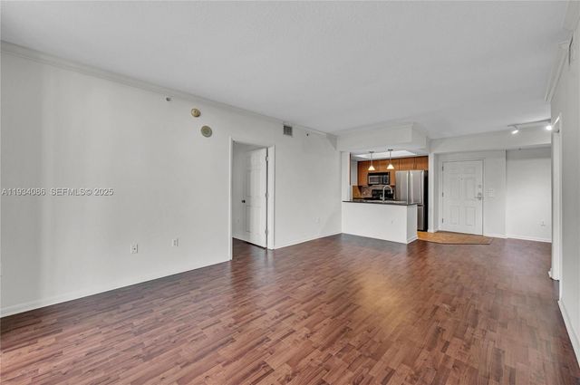 2000 N Bayshore Dr 316, Miami, FL 33137